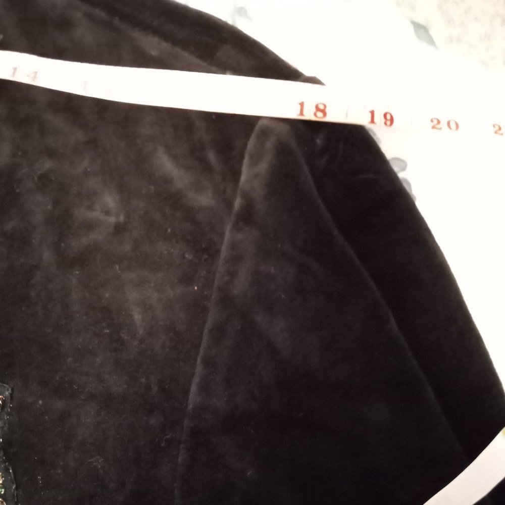 Vintage Black Jump with gold trim - Picture 7 of 15